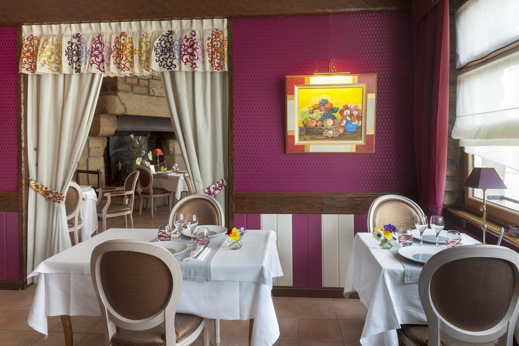 Au Relais Du Porhoet Guilliers Exteriör bild